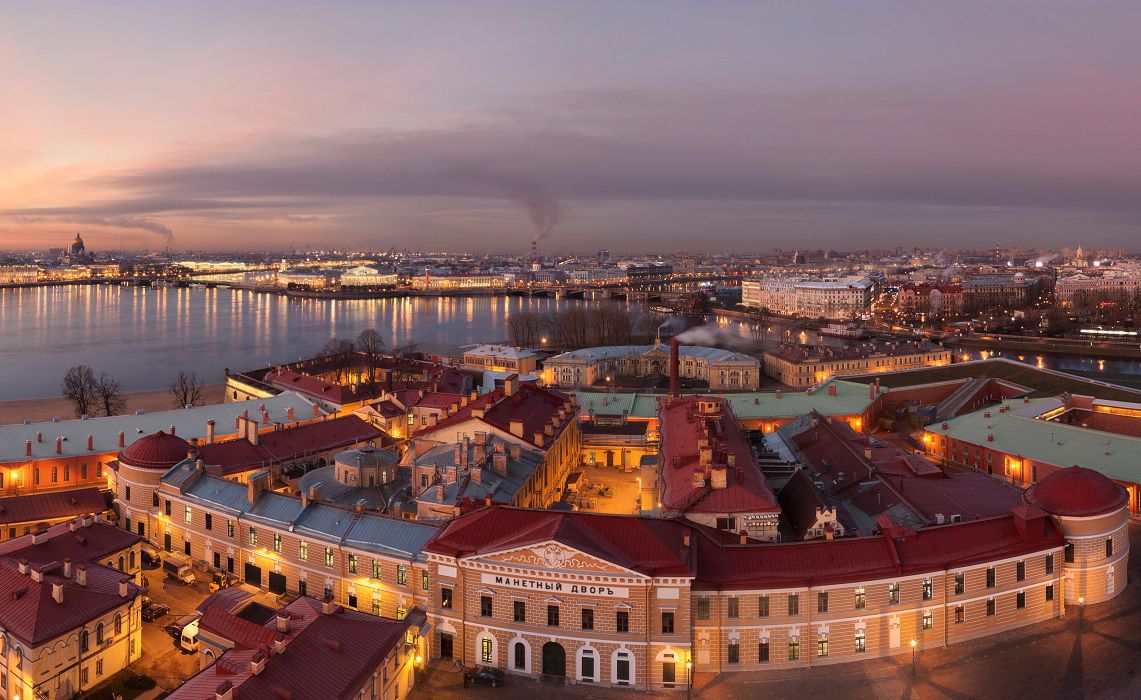 Санкт-Петербургский монетный двор на закате