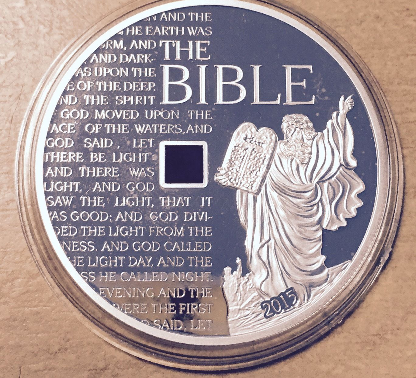 Реверс монеты нано-Библия