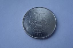 Монета брак 2 рубля 2011 г
