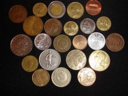 Продам  монеты  разных  стран.