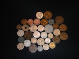Продам  монеты  разных  стран  1900 - 1950 годов