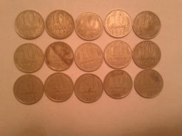 Много разных монет