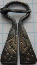 Серебряная застёжка мама древнего царства АР КАМА 1-40  века от смзх.Гребенчато ямочный стиль.
