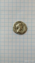 Оценить серебряную Римскую монету.